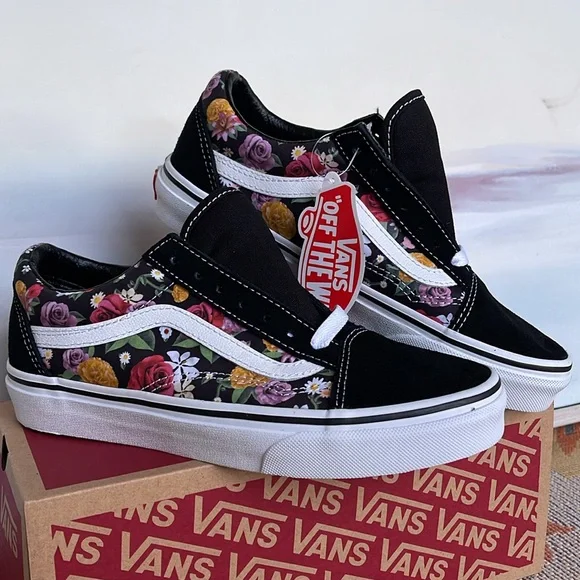 Vans WMNS Old Skool
(Lux Floral) Digi Floral/
VN0A38G1U5H
Sneakers - Picture 5 of 16